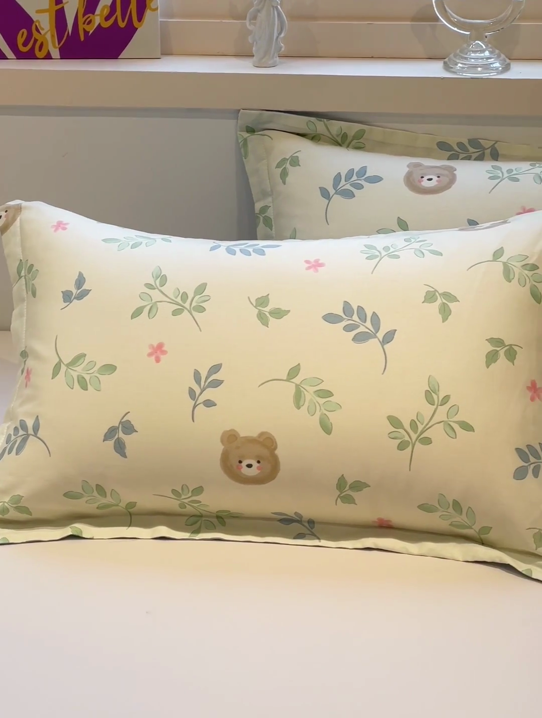 91家纺网 家纺一手货源 找家纺 2025春夏新款全棉花卉系列印花单枕套 叶中萌熊