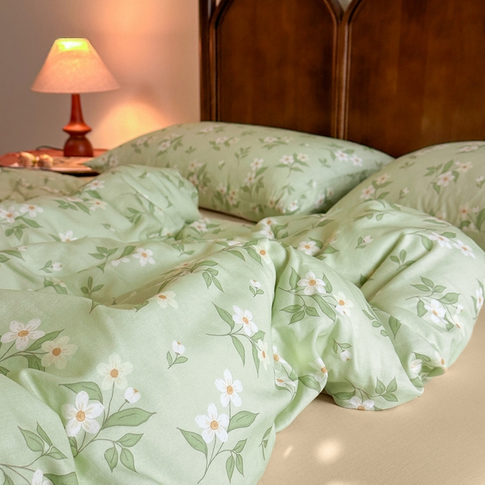 91家纺网 家纺一手货源 找家纺 2025新款A类母婴级有氧全棉纯棉双层纱纯棉印花四件套 场景二 茉莉青提