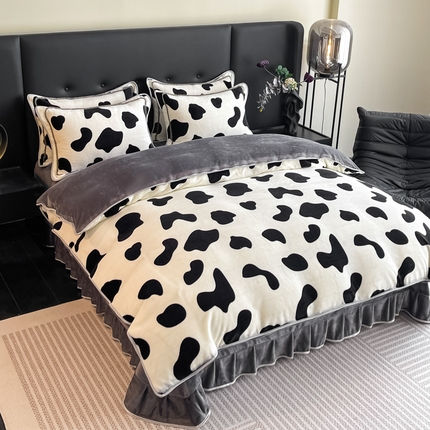 91家纺网 家纺一手货源 找家纺 栩裕 2025新款7斤重牛奶金貂绒印花牛奶绒四件套 奶牛