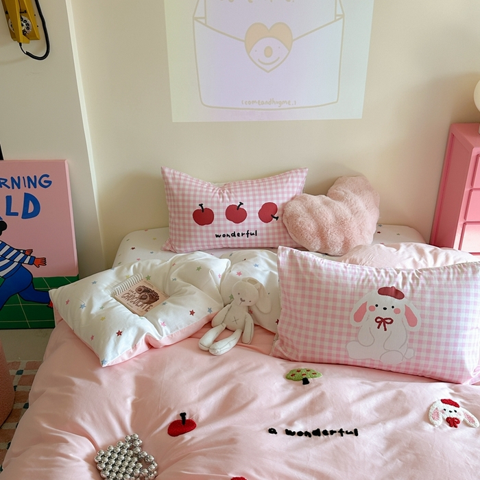 91家纺网 家纺一手货源 找家纺 美乐迪家纺 2025新款全棉毛巾绣四件套 苹果兔