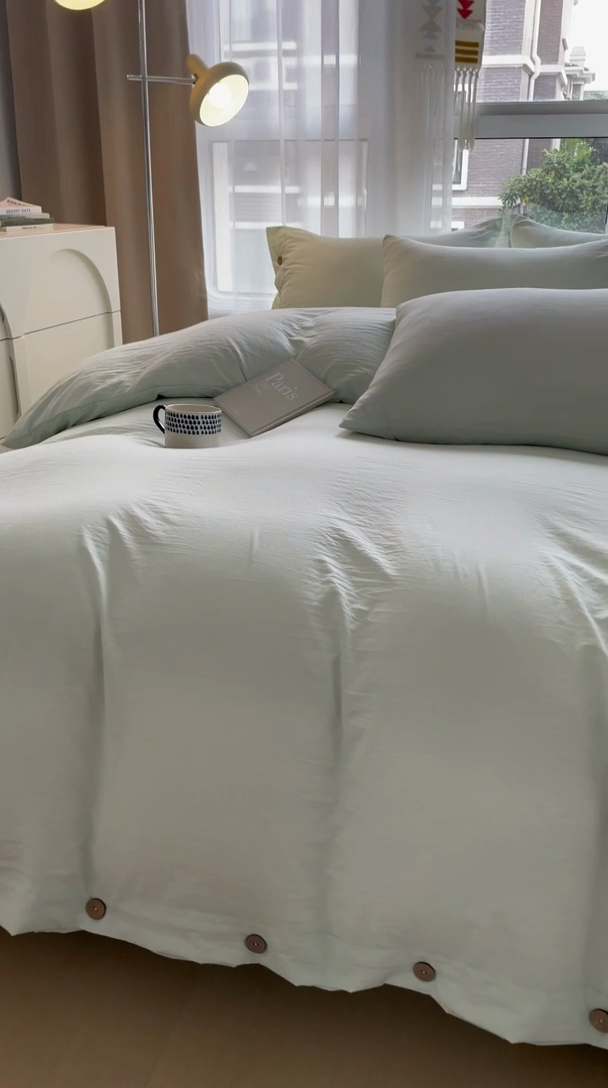 91家纺网 家纺一手货源 找家纺 库里梦家纺 2025新款水洗棉纽扣四件套学生季A类简约纯色无印风四件套 纽扣湖蓝