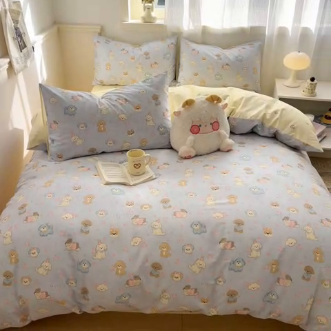 91家纺网 家纺一手货源 找家纺 西引力 2025开春新款全棉印花四件套单被套系列 狗狗家族兰