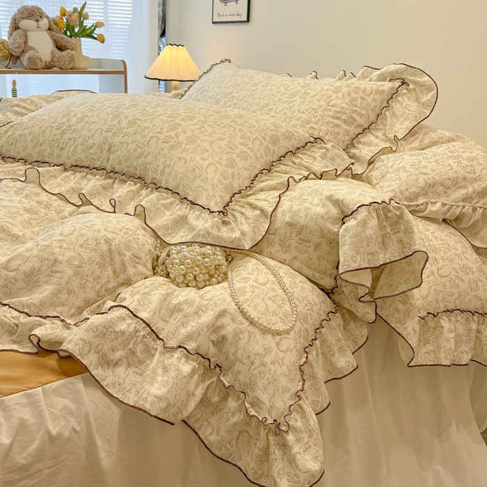 91家纺网 家纺一手货源 找家纺 盼季家纺 2025新款公主风花边小清新水洗棉床上四件套床单被套床裙三件套-风格一 兔兔蜜语