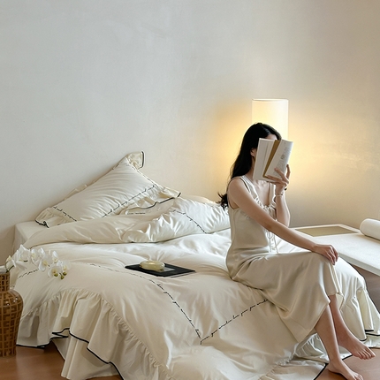 91家纺网 家纺一手货源 找家纺 （总）多乐娜 2025新款轻法式100S纯棉贡缎绣花四件套轻奢高级全棉长绒棉花边工艺款