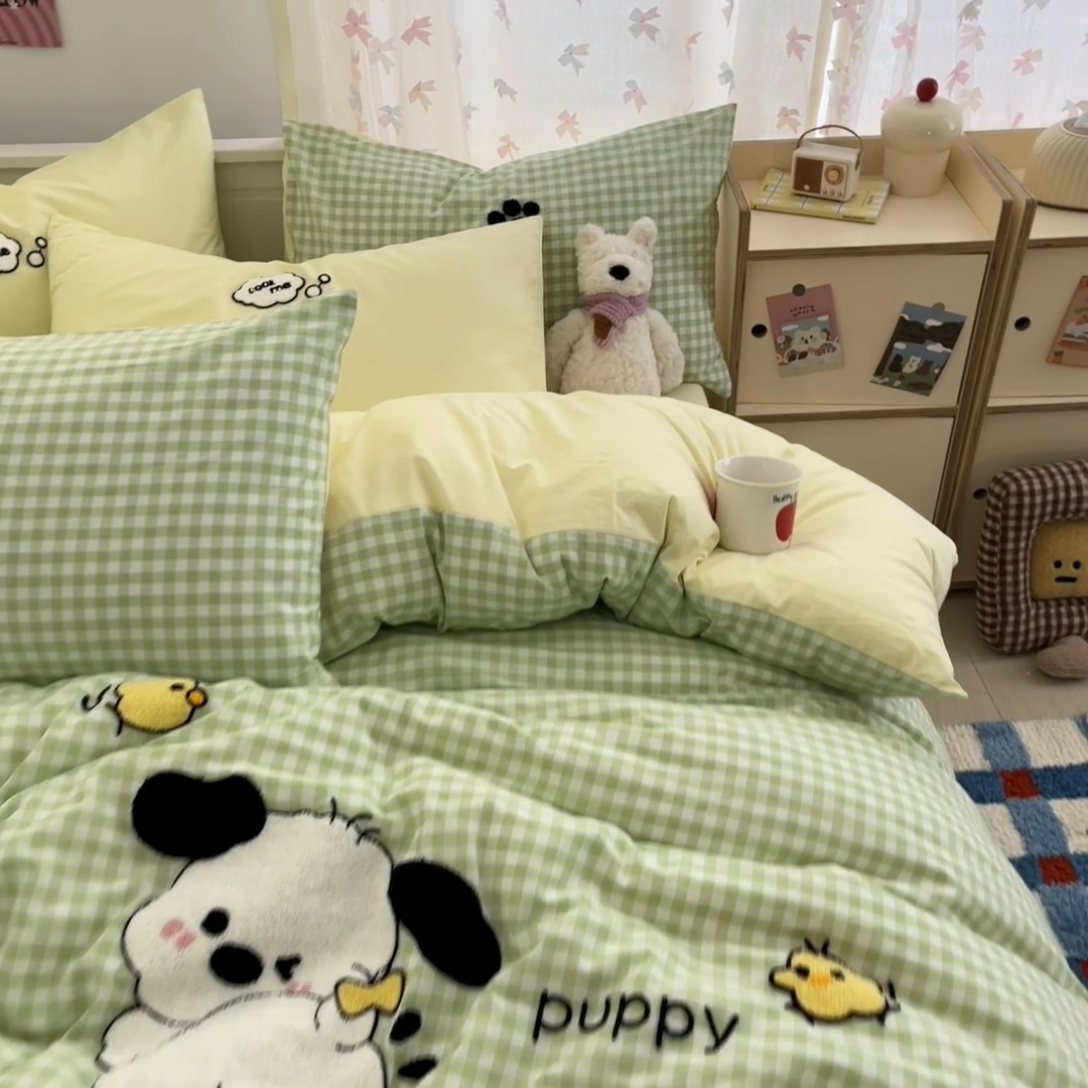 91家纺网 家纺一手货源 找家纺 呗旺鹿 2025新款A类全棉色织水洗棉毛巾绣系列四件套 恰恰狗