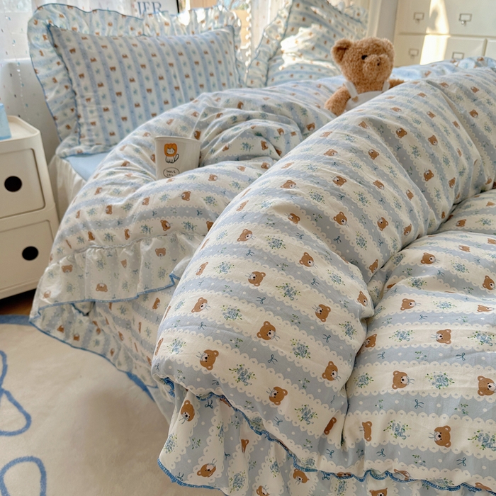 91家纺网 家纺一手货源 找家纺 盼季家纺 2025新款公主风花边小清新水洗棉床上四件套床单被套床裙三件套-风格二 排排熊-蓝