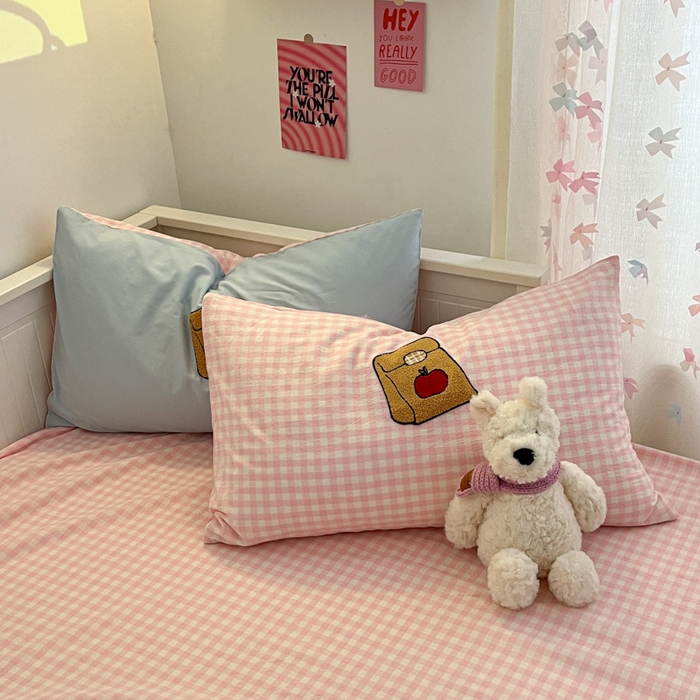 91家纺网 家纺一手货源 找家纺 呗旺鹿 2025新款A类全棉色织水洗棉毛巾绣系列四件套 苹果小狗