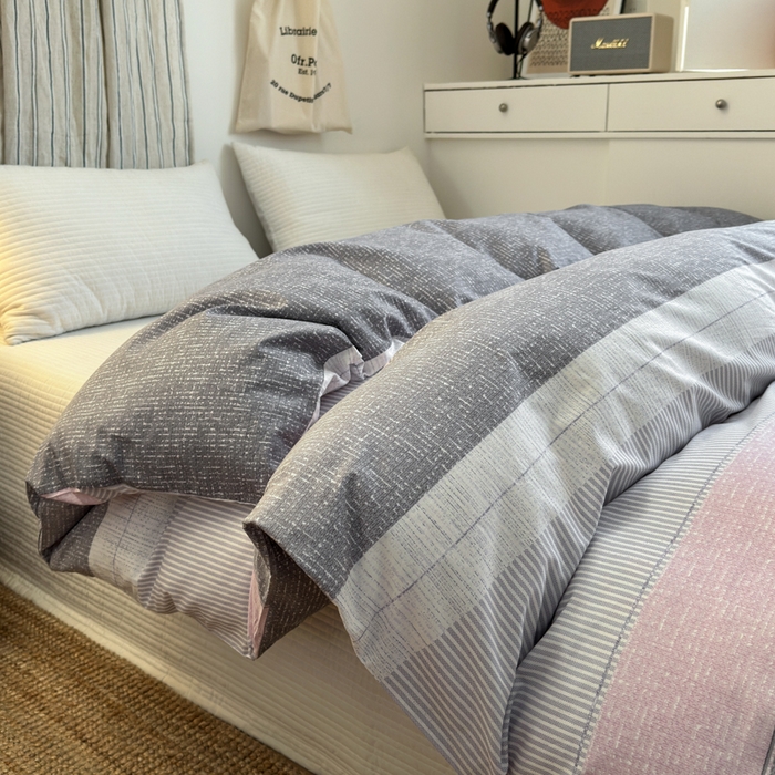 91家纺网 家纺一手货源 找家纺 清雅福2025全棉13372极简风四件套 潮流印象-粉