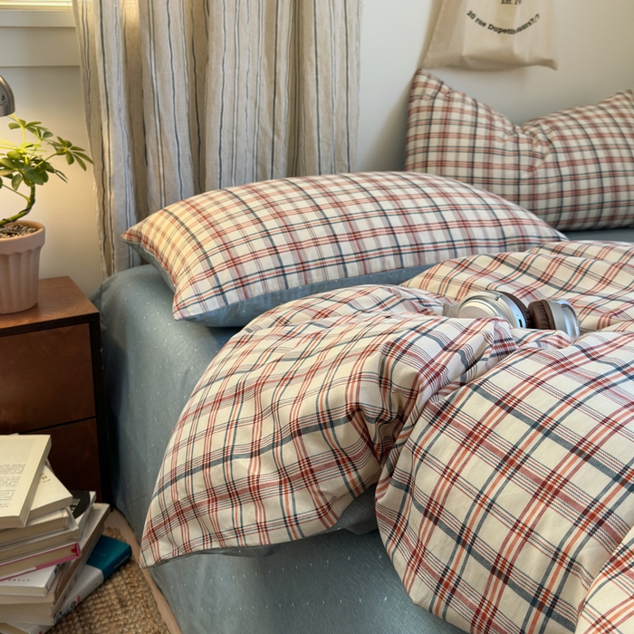 91家纺网 家纺一手货源 找家纺 清雅福2025全棉13372极简风四件套 绯羽格-红