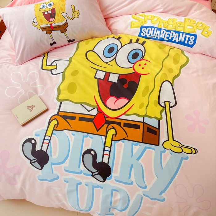 91家纺网 家纺一手货源 找家纺 金爱家纯棉数码印花系列四件套-海绵宝宝 棉D-爱喝海绵宝宝粉