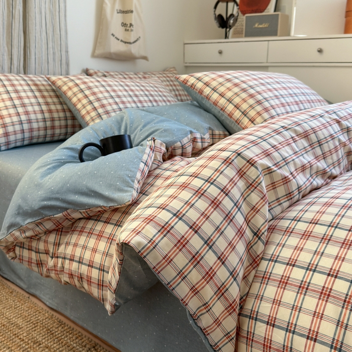 91家纺网 家纺一手货源 找家纺 清雅福2025全棉13372极简风四件套 绯羽格-红