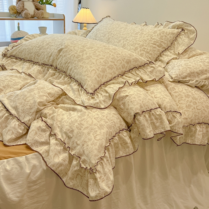 91家纺网 家纺一手货源 找家纺 盼季家纺 2025新款公主风花边小清新水洗棉床上四件套床单被套床裙三件套-风格一 兔兔蜜语