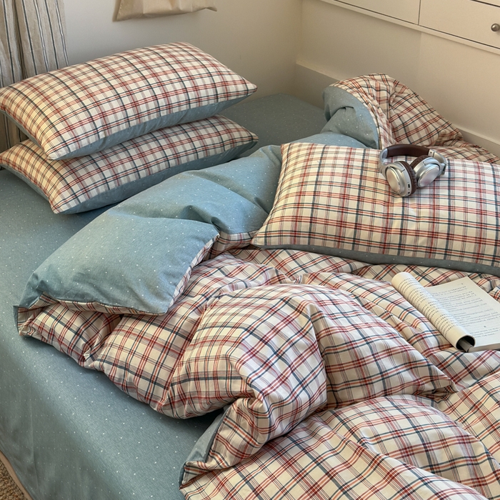 91家纺网 家纺一手货源 找家纺 清雅福2025全棉13372极简风四件套 绯羽格-红