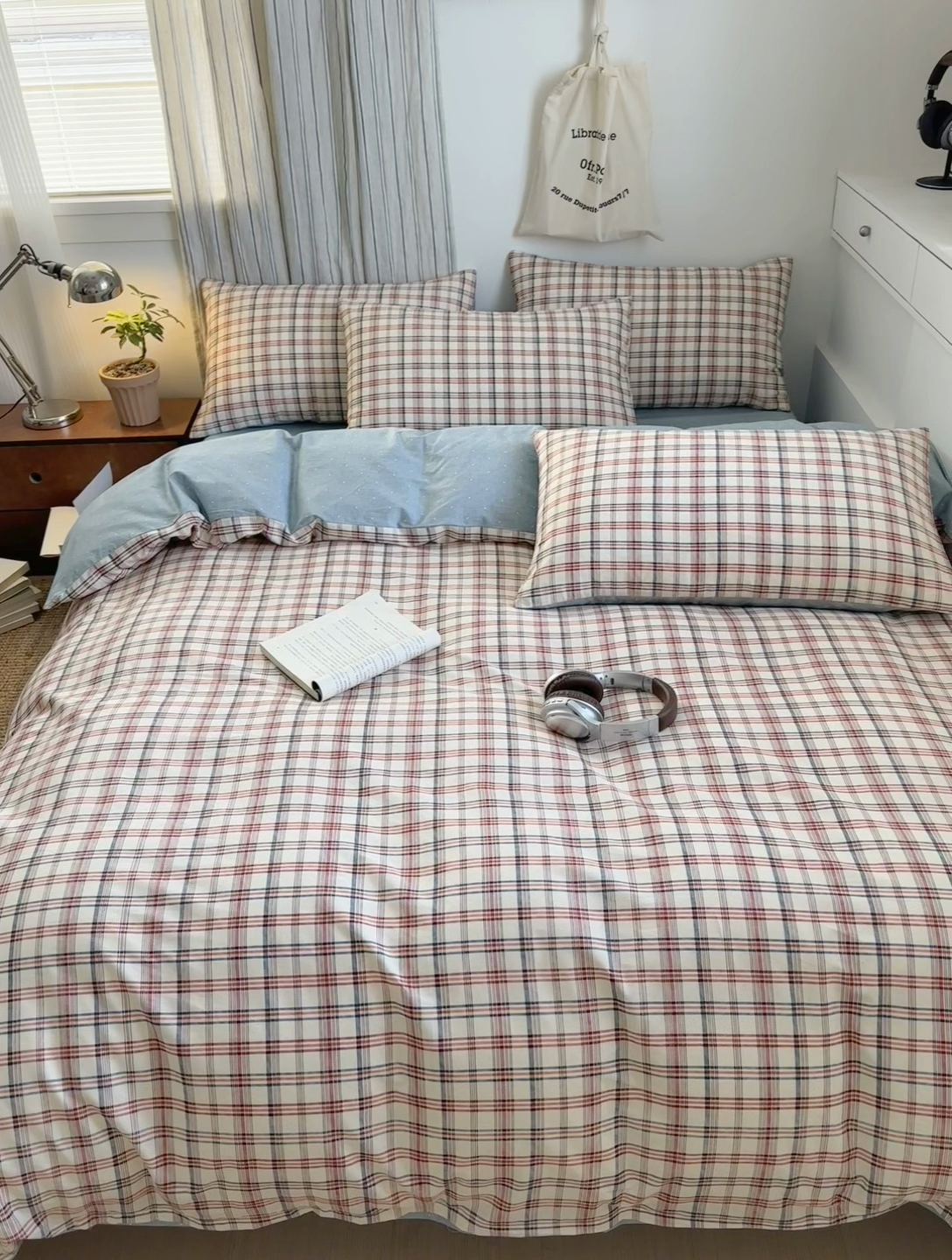 91家纺网 家纺一手货源 找家纺 清雅福2025全棉13372极简风四件套 绯羽格-红