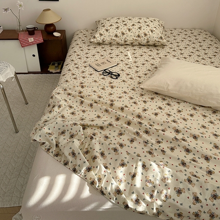 91家纺网 家纺一手货源 找家纺 尺素 2025新款ins风小红书系列单床笠 爱心小熊