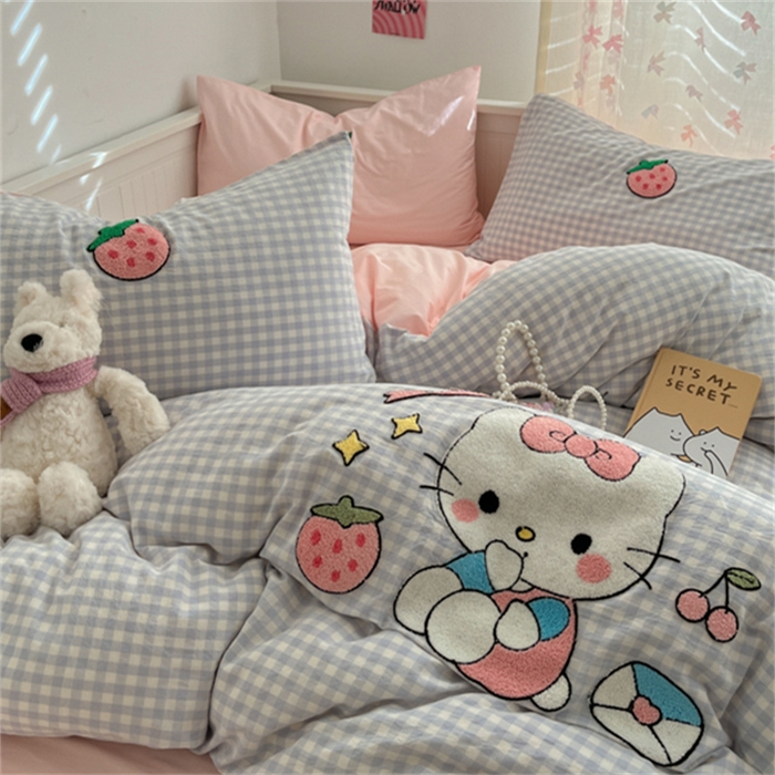 91家纺网 家纺一手货源 找家纺 呗旺鹿 2025新款A类全棉色织水洗棉毛巾绣系列四件套 草莓凯蒂