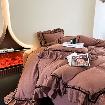 91家纺网 家纺一手货源 找家纺 （总）多乐娜 025新款轻法式长绒棉纯棉色织双层纱四件套立体韩版花边工艺款ykk拉链配收纳包