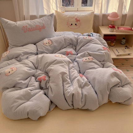 91家纺网 家纺一手货源 找家纺 桃子家居 2025新款A类ins纯棉色织水洗棉毛巾绣奶油少女猫咪兔兔混搭系列四件套 色织水洗棉-猫咪蓝黄