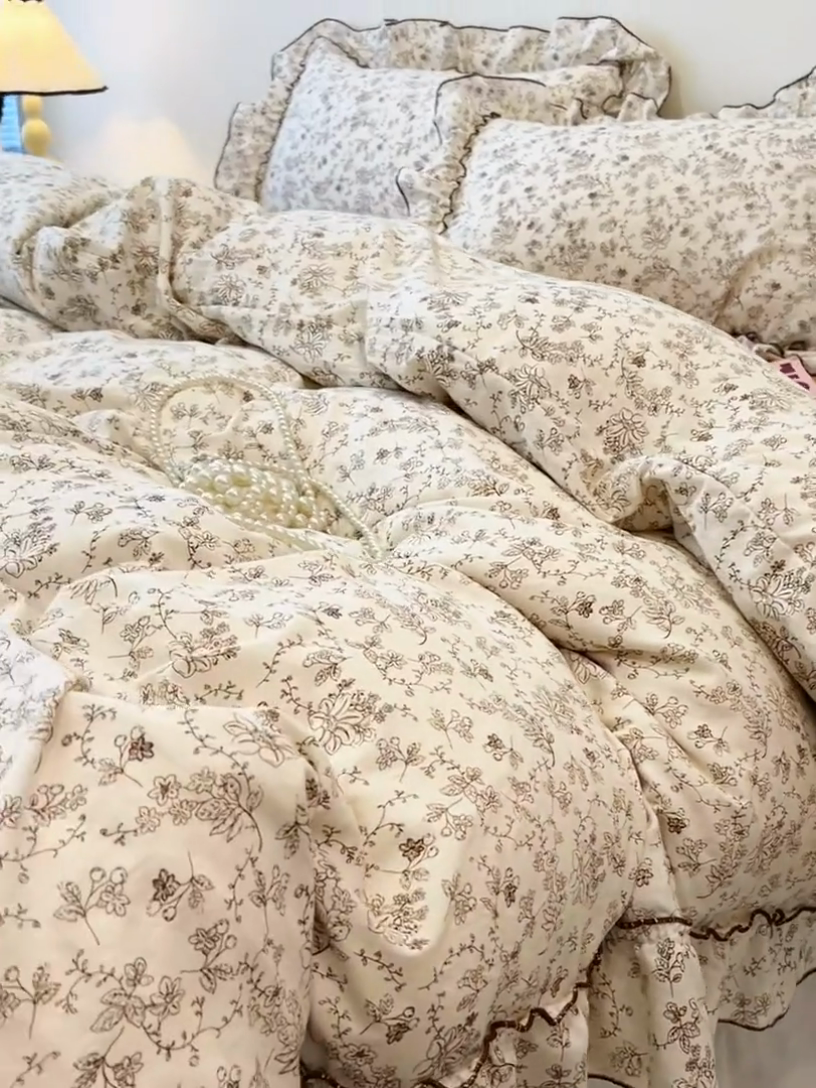 91家纺网 家纺一手货源 找家纺 盼季家纺 2025新款公主风花边小清新水洗棉床上四件套床单被套床裙三件套-风格一 花开漫漫