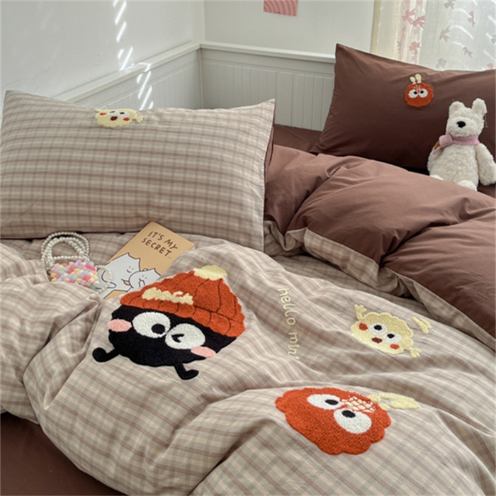 91家纺网 家纺一手货源 找家纺 呗旺鹿 2025新款A类全棉色织水洗棉毛巾绣系列四件套 煤球多多