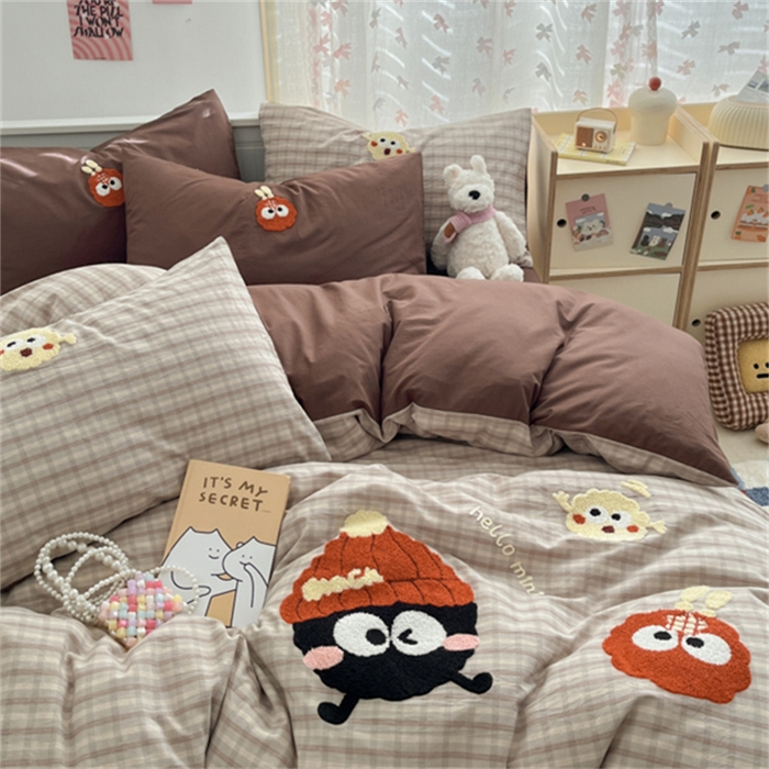 91家纺网 家纺一手货源 找家纺 呗旺鹿 2025新款A类全棉色织水洗棉毛巾绣系列四件套 煤球多多