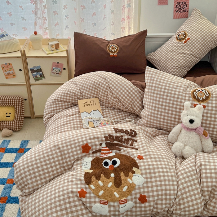 91家纺网 家纺一手货源 找家纺 呗旺鹿 2025新款A类全棉色织水洗棉毛巾绣系列四件套 甜甜圈