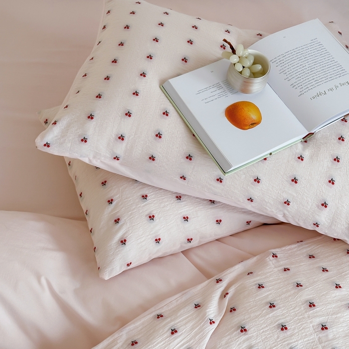 91家纺网 家纺一手货源 找家纺 云上  2025新款小樱桃大提花水洗棉四件套 樱桃-粉