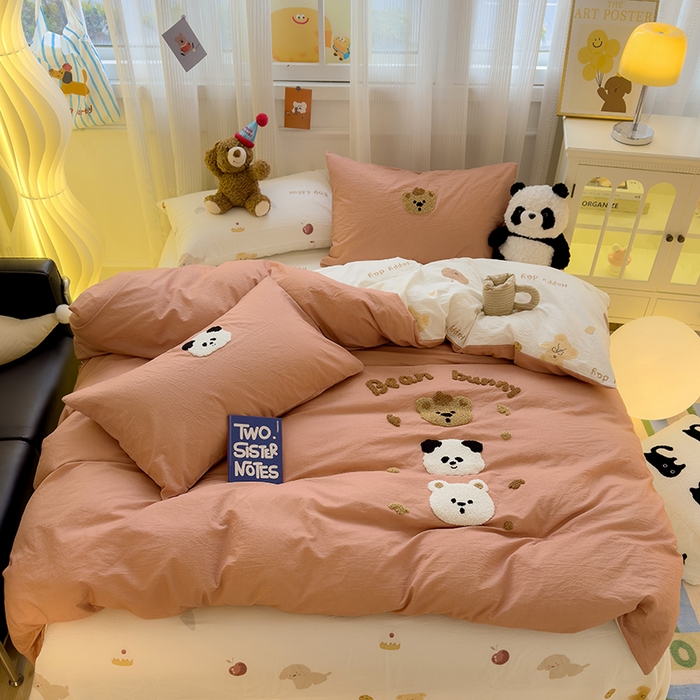 91家纺网 家纺一手货源 找家纺 颜选 2025新款水洗棉毛巾绣四件套 樱桃·小熊