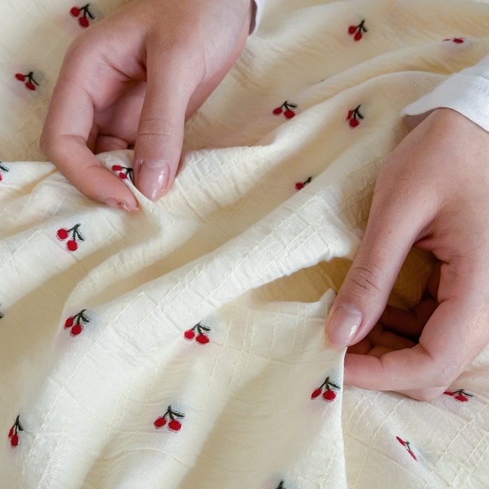 91家纺网 家纺一手货源 找家纺 云上  2025新款小樱桃大提花水洗棉四件套 樱桃-奶黄