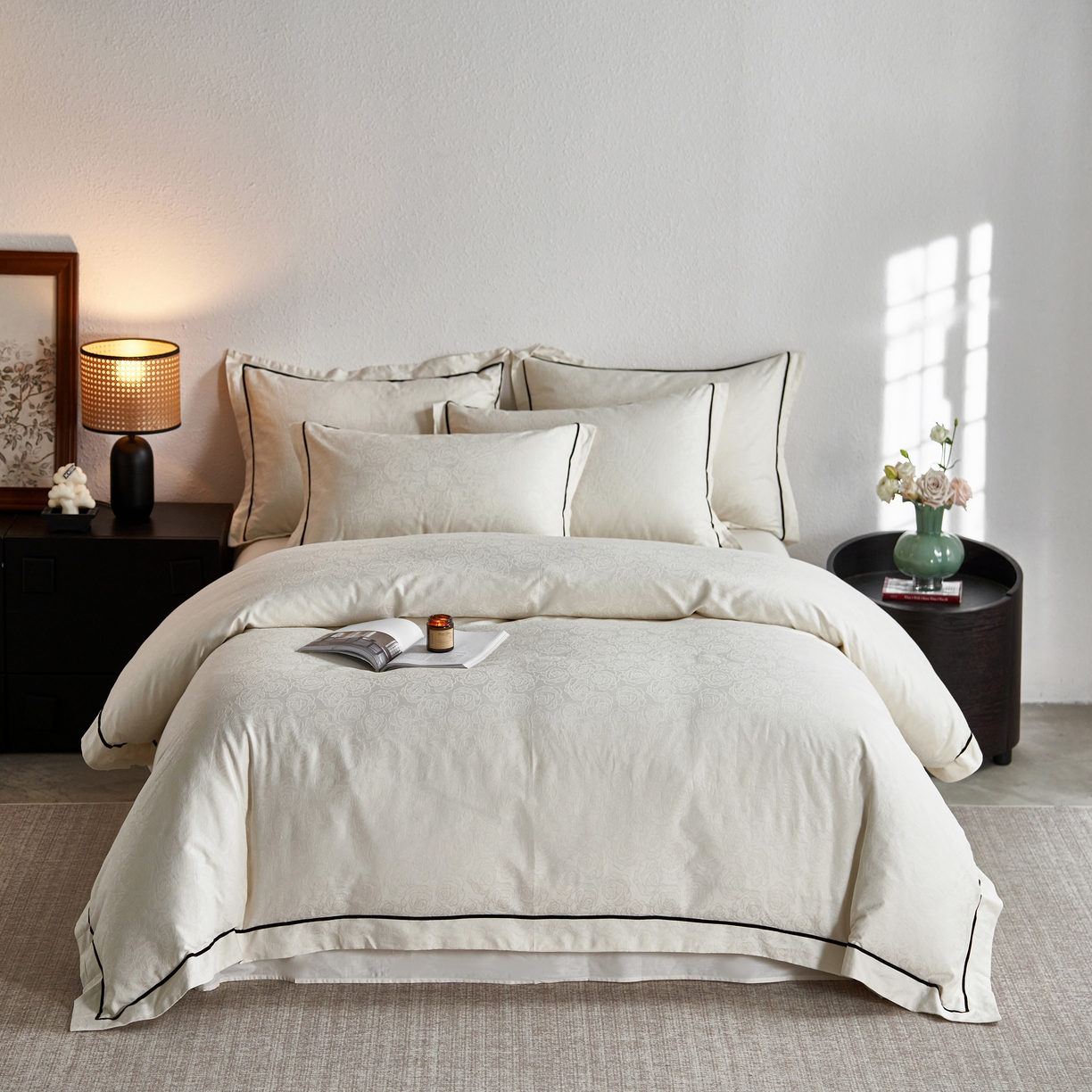 91家纺网 家纺一手货源 找家纺 三朵全棉60S贡缎长绒棉大提花四件套-花序系列 达西花园-白