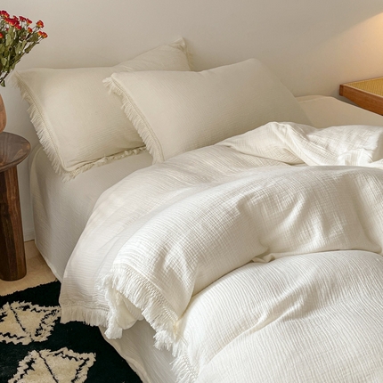 91家纺网 家纺一手货源 找家纺 卡巴伦家纺 2025新款双层皱皱纱法式流苏款四件套【全网控价(折后券后)不低于标准278/加大298元】 奶泡-白