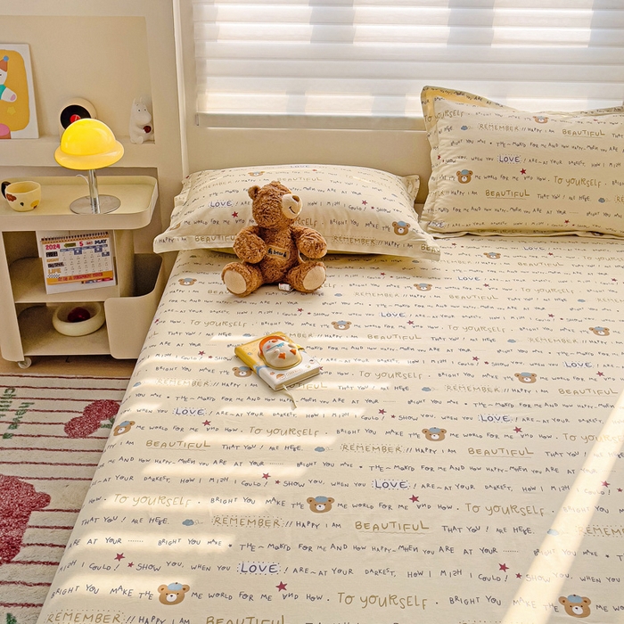 91家纺网 家纺一手货源 找家纺 春雨家居 2025新款春夏卡通印花全棉单床单 红星小熊