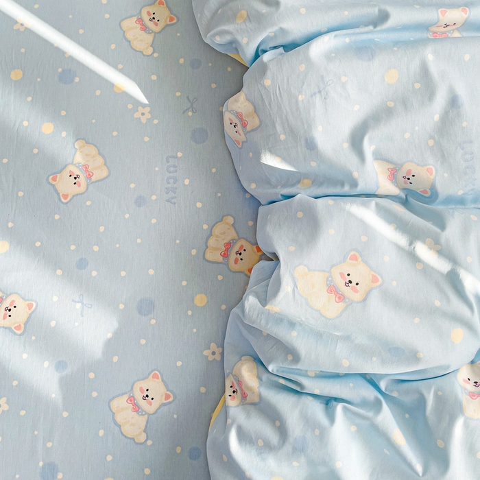 91家纺网 家纺一手货源 找家纺 春雨家居 2025新款春夏卡通印花全棉四件套 蓝色泡芙狗