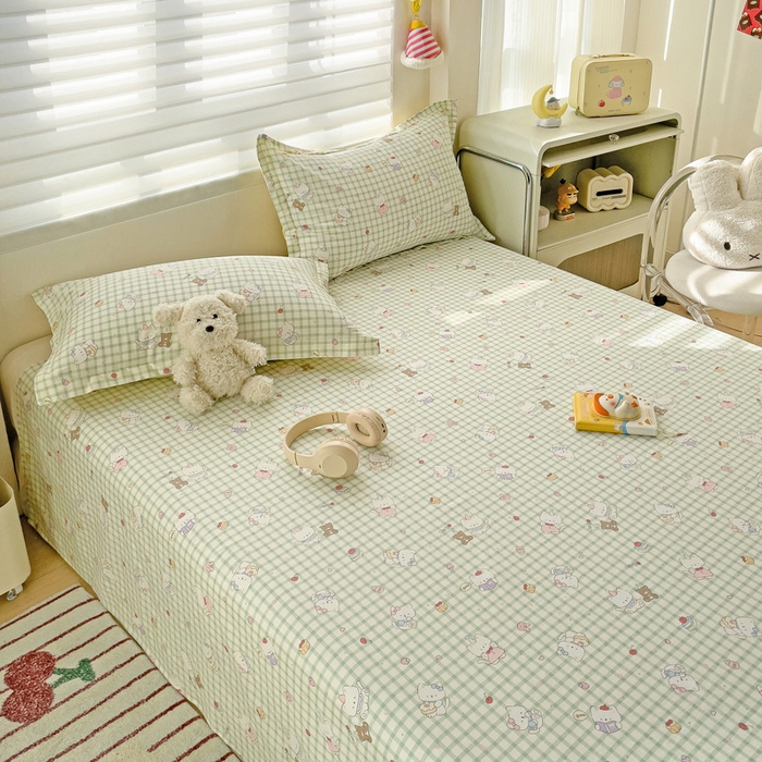 91家纺网 家纺一手货源 找家纺 春雨家居 2025新款春夏卡通印花全棉单床单 甜美梦境-绿