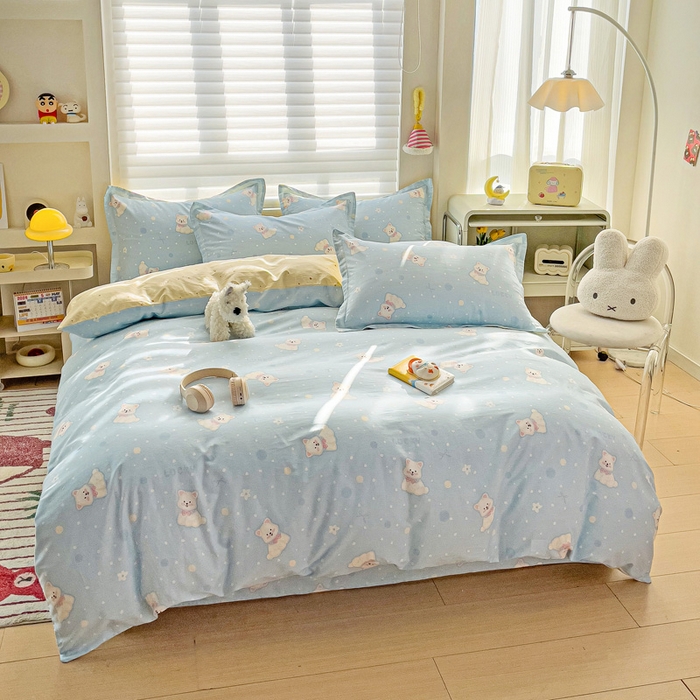 91家纺网 家纺一手货源 找家纺 春雨家居 2025新款春夏卡通印花全棉四件套 蓝色泡芙狗