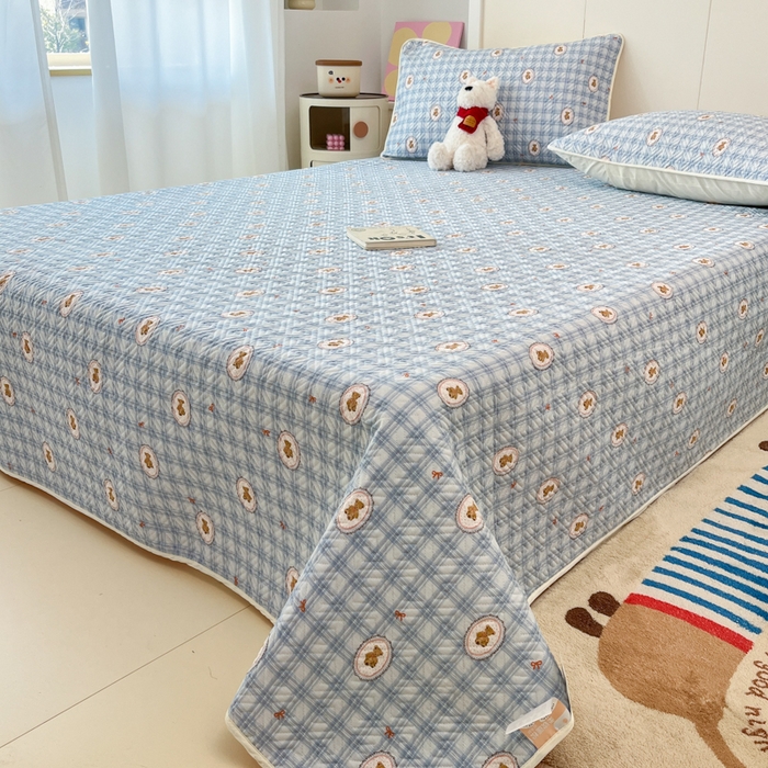 91家纺网 家纺一手货源 找家纺 菲梵家纺2024新款全棉印花夹棉床盖三件套提供买家秀 淑女格小熊