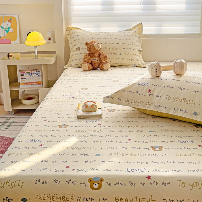 91家纺网 家纺一手货源 找家纺 春雨家居 2025新款春夏卡通印花全棉单床单 红星小熊