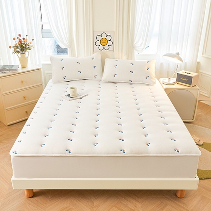 91家纺网 家纺一手货源 找家纺 （总）兄弟坊 2025新款亲肤原棉刺绣床垫床护垫学生床垫床笠