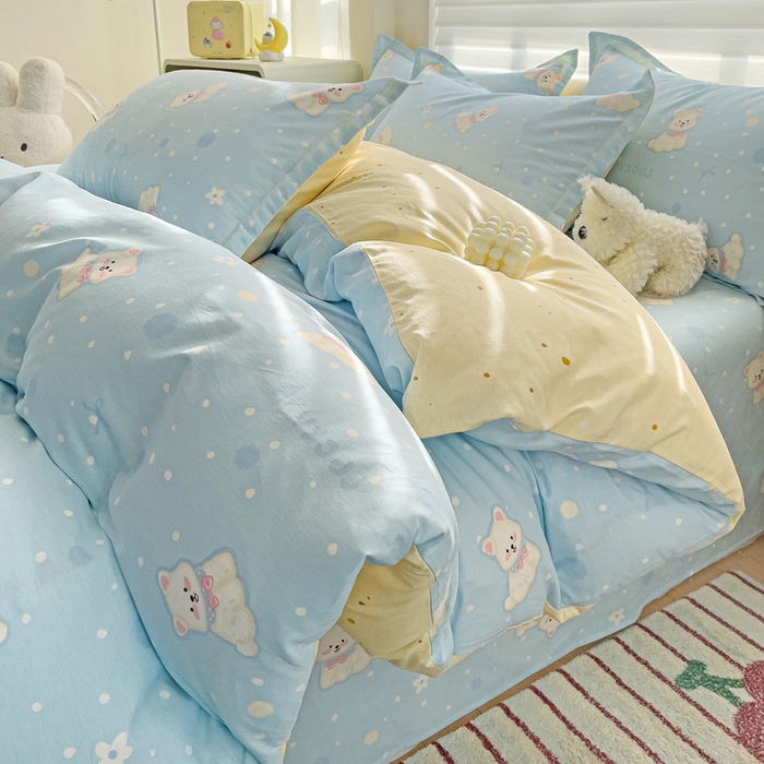 91家纺网 家纺一手货源 找家纺 春雨家居 2025新款春夏卡通印花全棉四件套 蓝色泡芙狗