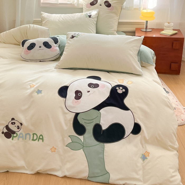 91家纺网 家纺一手货源 找家纺 博雅 2025新款全棉贴布绣卡通四件套 绣花款-运动熊猫