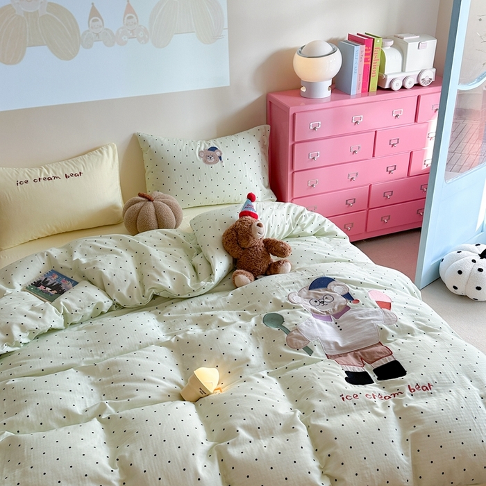 91家纺网 家纺一手货源 找家纺 柚子YOUTH 2025新款全棉双层纱贴布绣四件套 冰淇淋小熊