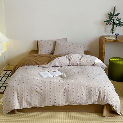 91家纺网 家纺一手货源 找家纺 （总）云上  2025新款小樱桃大提花水洗棉四件套