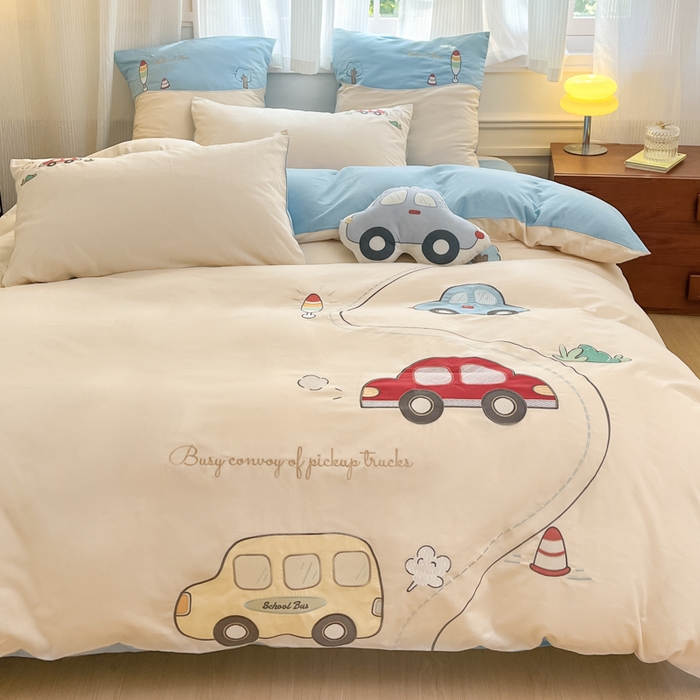 91家纺网 家纺一手货源 找家纺 博雅 2025新款全棉贴布绣卡通四件套 绣花款-汽车总动员