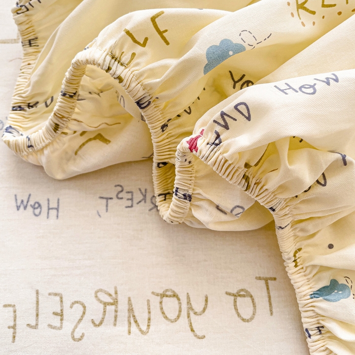 91家纺网 家纺一手货源 找家纺 春雨家居 2025新款春夏卡通印花全棉单床笠 红星小熊