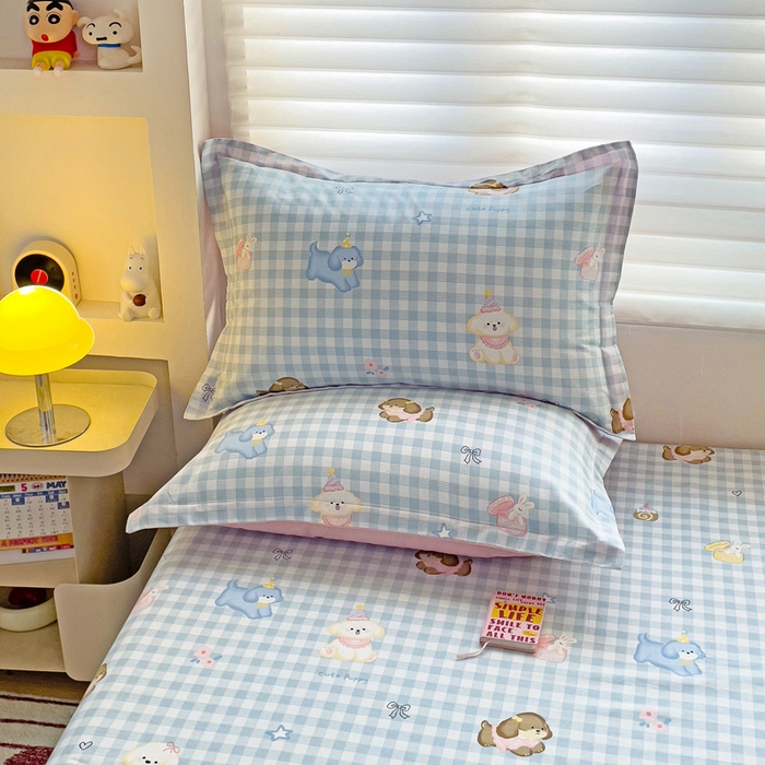 91家纺网 家纺一手货源 找家纺 春雨家居 2025新款春夏卡通印花全棉单枕套 15.星星发夹狗