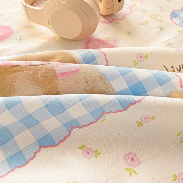 91家纺网 家纺一手货源 找家纺 春雨家居 2025新款春夏卡通印花全棉单床单 甜甜心事