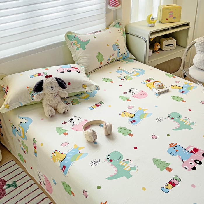 91家纺网 家纺一手货源 找家纺 春雨家居 2025新款春夏卡通印花全棉单床单 快乐旅行