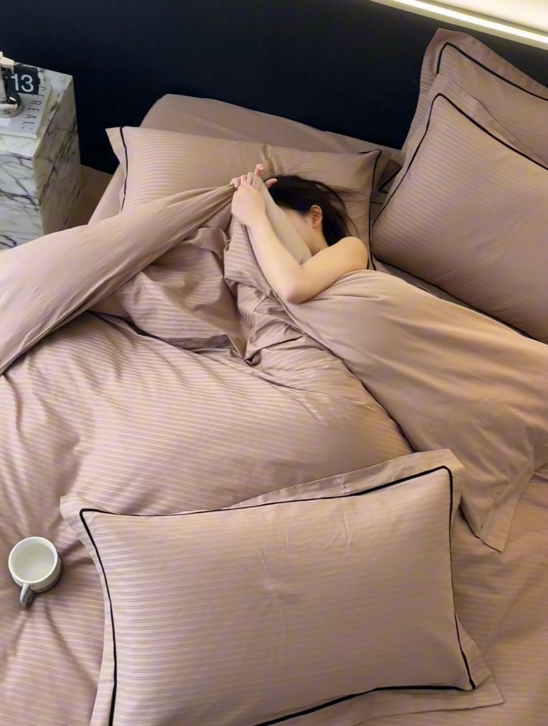 91家纺网 家纺一手货源 找家纺 三朵全棉60S贡缎长绒棉大提花四件套-格趣系列 格趣-拿铁