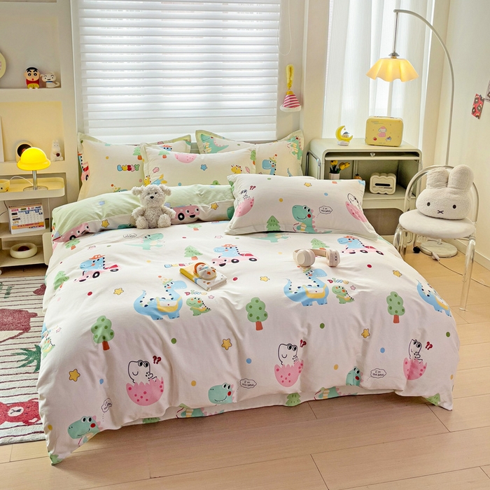 91家纺网 家纺一手货源 找家纺 春雨家居 2025新款春夏卡通印花全棉四件套 快乐旅行