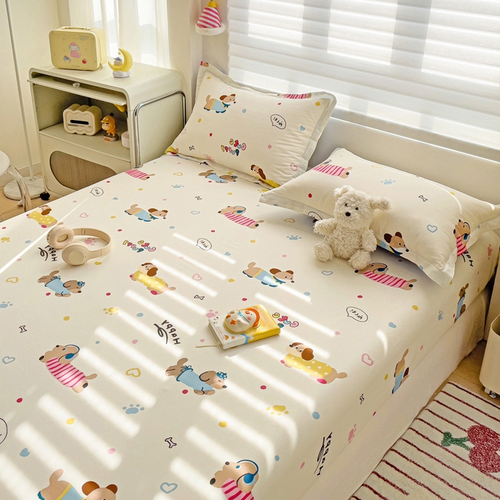 91家纺网 家纺一手货源 找家纺 春雨家居 2025新款春夏卡通印花全棉单床笠 童趣蜜歌